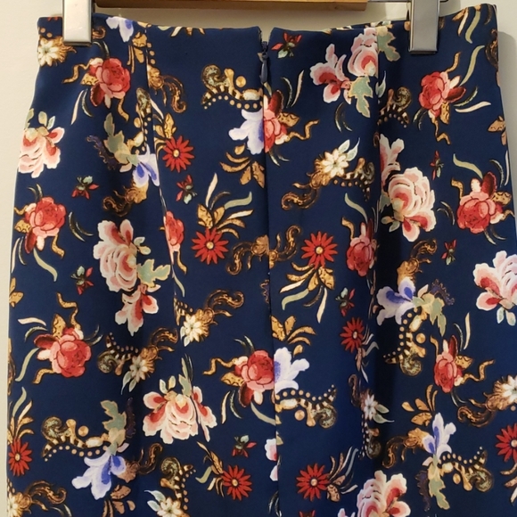 Philosophy Floral Skirt - Size 6 - Picture 4 of 4